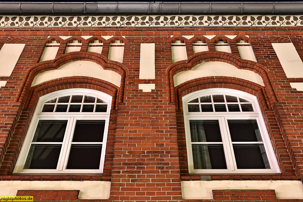 Fulda Hochschule Campus Leipziger Strasse. FB Oecotrophologie Gebäude 40. Erbaut 1899-1901 von August Menken und Fritz Adam als Kaserne des 47. Artillerieregiments. Neugotischer Stil