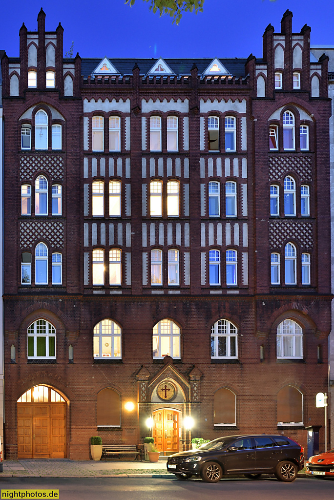 Berlin Mitte Luisenstadt St. Marienstift erbaut 1908-1909 von Karl Eckardt als Wohnheim für die katholische Kirche am Michaelkirchplatz