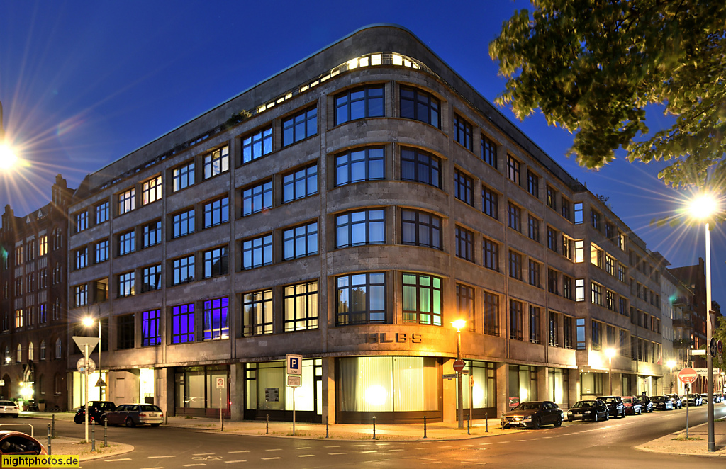 Berlin Mitte Luisenstadt Haus des Deutschen Verkehrbundes erbaut 1929-1932 von Bruno Taut und Max Taut im Stil der Neuen Sachlichkeit am Michaelkirchplatz