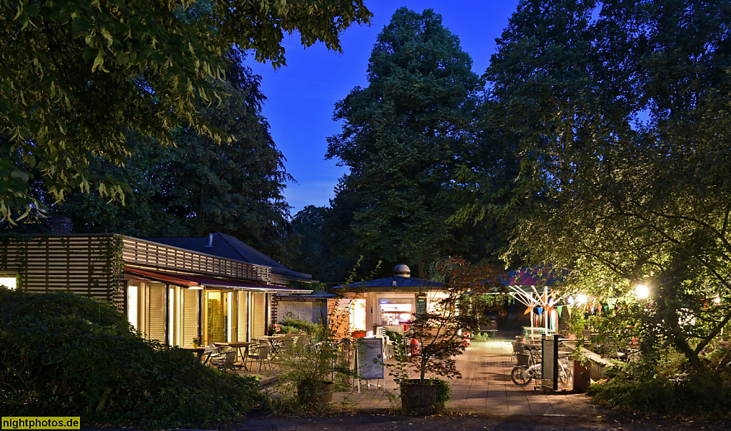 Berlin Pankow Kaffehaus Rosenstein im Bürgerpark. Pavillon erneuert 2008 von John Mack und Partner Architektur und Stadtplanung