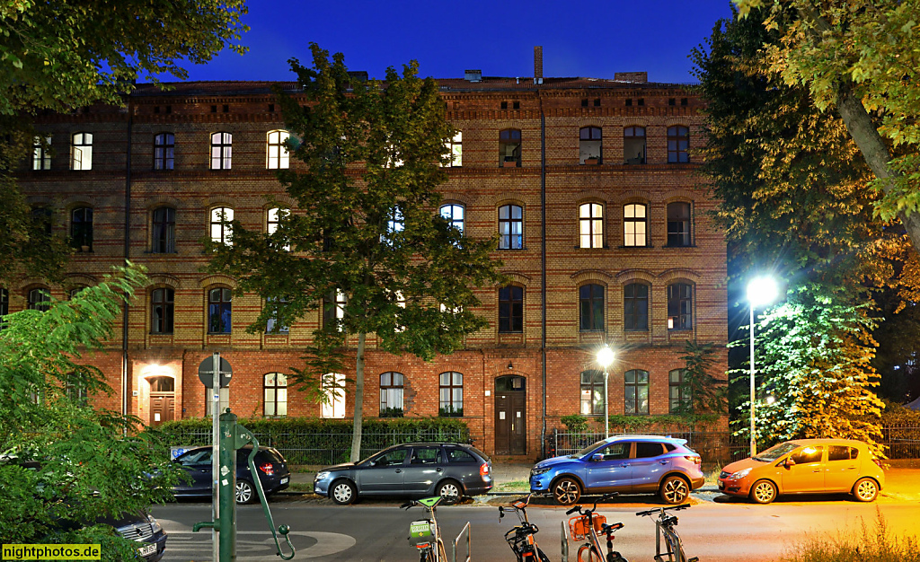 Berlin Mitte Moabit Mietshaus erbaut 1871-1873 in der Lehrter Strasse als Wohnhaus für Eisenbahnbeamte von Architekten Brisgen Stute und Lauenburg für die Magdeburg-Halberstädter Eisenbahngesellschaft