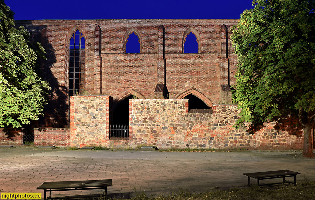 Berlin Mitte Ruine der Franziskaner-Klosterkirche erbaut ab 1250 im frühgotischen Stil als Bettelordenskirche für das Graue Kloster der Franziskaner
