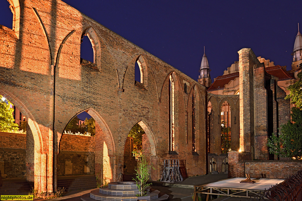 Berlin Mitte Ruine der Franziskaner-Klosterkirche erbaut ab 1250 im frühgotischen Stil als Bettelordenskirche für das Graue Kloster der Franziskaner