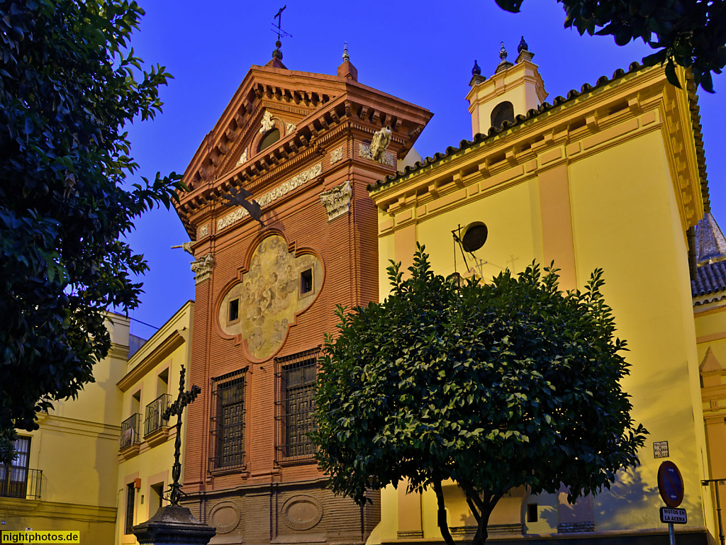 Sevilla Iglesia de San Isidoro erbaut Mitte des 14 Jhdt im gotischen Mudejaren Stil. Nordseite