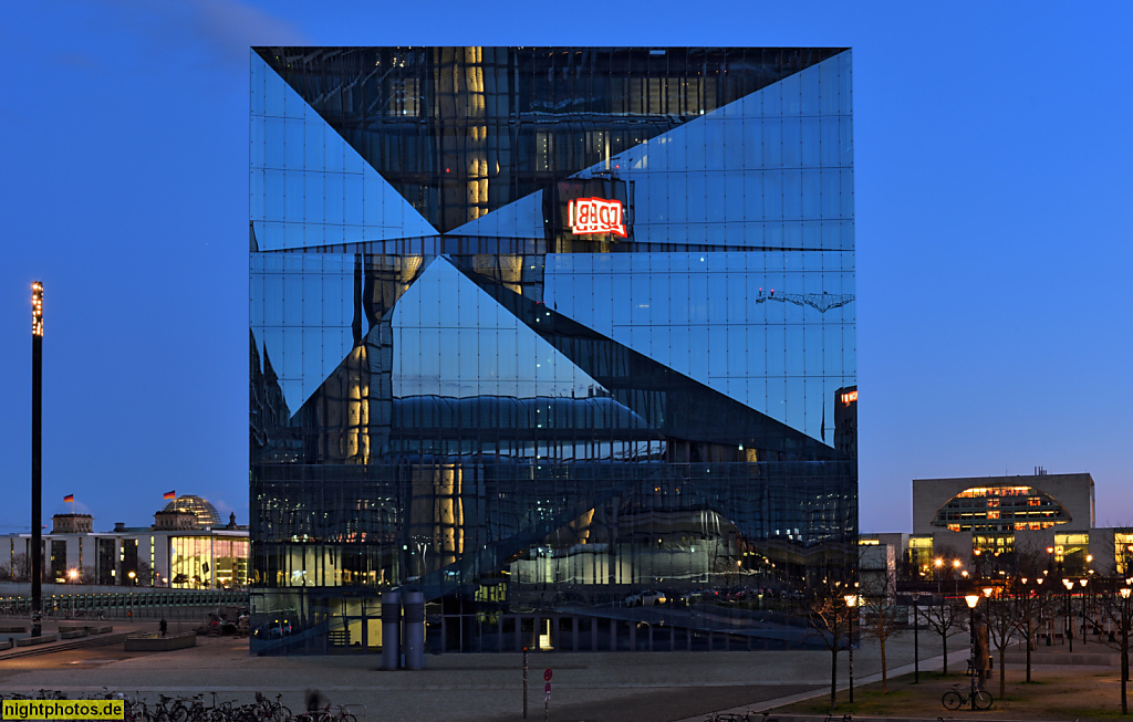 Berlin Mitte Moabit The Cube erbaut 2020 von 3XN für Bauherr CA Immo auf dem Washingtonplatz vor dem Hauptbahnhof