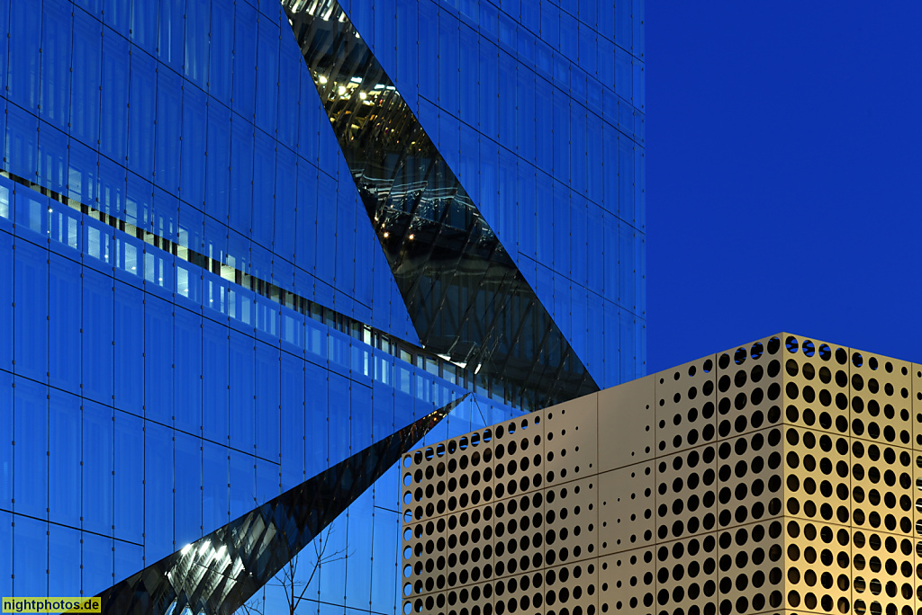 Berlin Mitte Moabit The Cube erbaut 2020 von 3XN für Bauherr CA Immo auf dem Washingtonplatz vor dem Hauptbahnhof