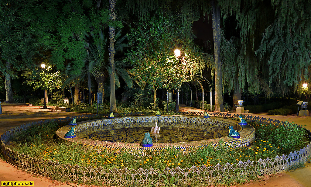 2019-09-06 098 Sevilla Parque de Maria Luisa. Froschbrunnen erbaut 1914 von Keramiker Manuel García-Montalván. Fuente de las Ranas