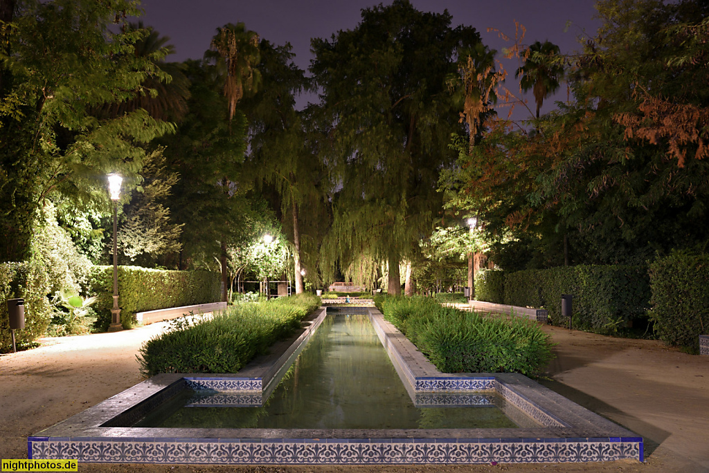Sevilla Parque de Maria Luisa. Wasserbecken neben dem Froschbrunnen Fuente de las Ranas