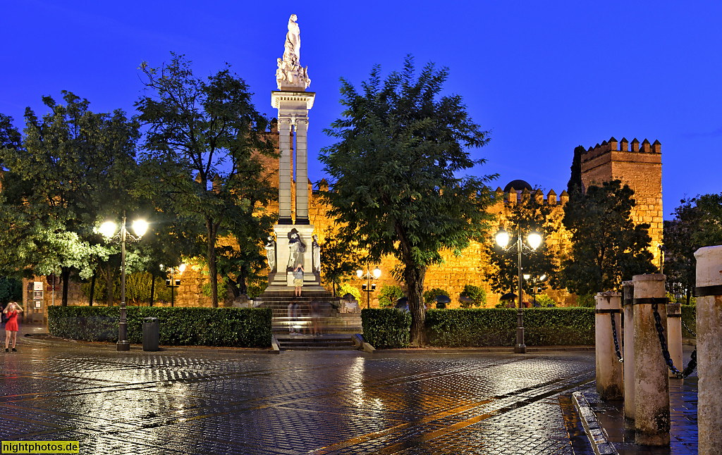 105-107 Sevilla Plaza del triunfo mit Monumento La immaculada concepción. Real Alcazar de sevilla