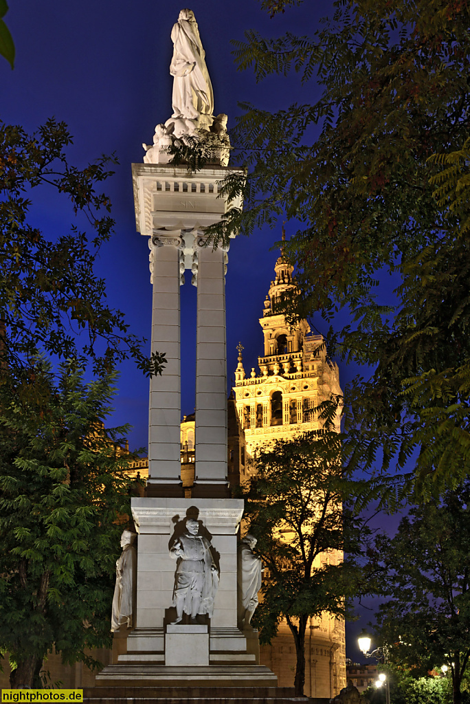 105-107 Sevilla Plaza del triunfo mit Monumento La immaculada concepción. Kathedrale