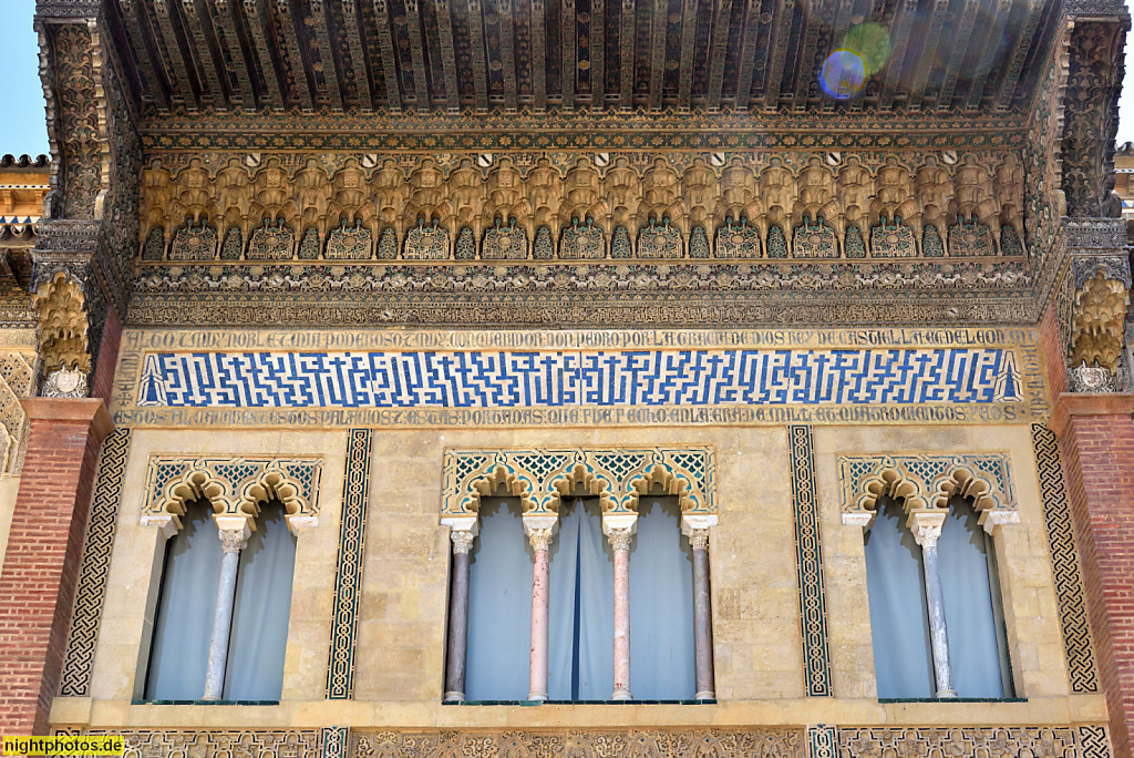 Real Alcázar de Sevilla. Königspalast. Erbaut ab 1364 für Pedro I. in Mudéjar Stil. Palacio de Pedro I. Patio de la Montería. Muqarnas Stalagtitengewölbe