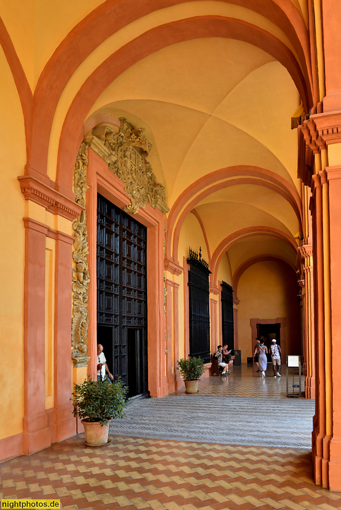 Real Alcázar de Sevilla. Königspalast. Erbaut ab 1364 für Pedro I. in Mudéjar Stil. Palacio Gótico. Arkaden im Patio del Crucero