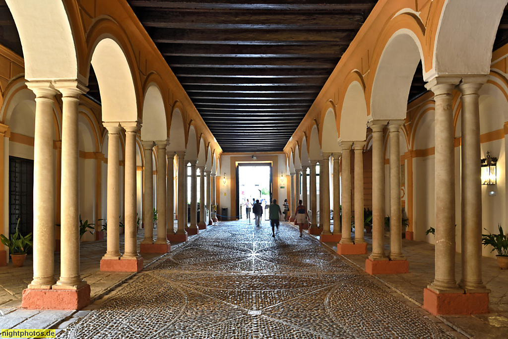Real Alcázar de Sevilla. Königspalast. Erbaut ab 1364 für Pedro I. in Mudéjar Stil. Apeadero angebaut 1609 von Vermondo Resta fuer Felipe III