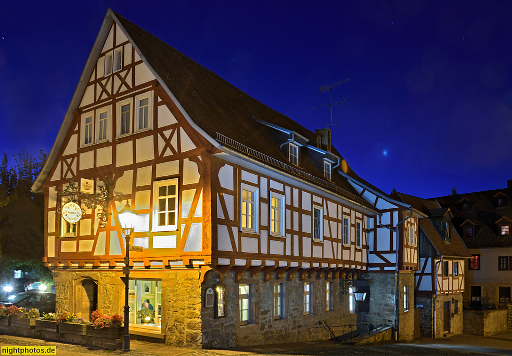 Steinau an der Strasse. Fachwerkhäuser an der Brüder-Grimm-Strasse. Restaurant Rosengarten