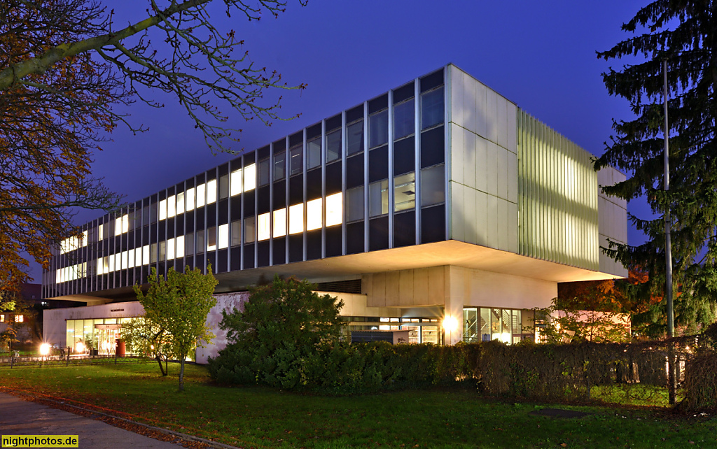 Berlin Dahlem Institut für Pflanzenphysiologie und Microbiologie der FU Berlin erbaut 1966-1970 von Wassili Luckhardt