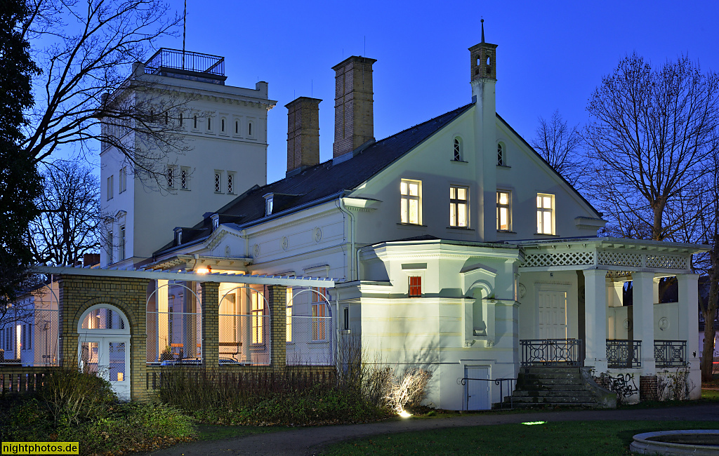 Berlin Marienfelde Bundesinstitut für Risikobewertung erbaut als Gutshaus Marienfelde 1832 von Julius Hornitz. Erweiternder Umbau 1859 für Adolf Kiepert