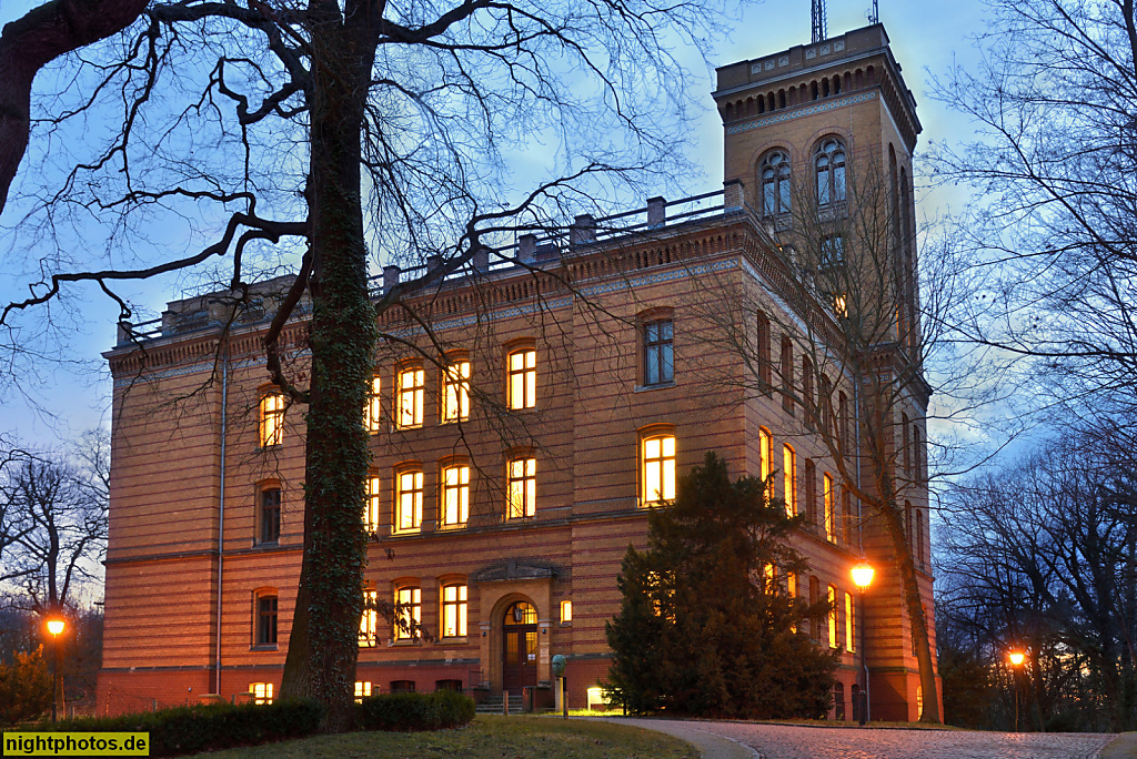 Potsdam Wissenschaftspark Albert Einstein. Potsdam-Institut für Klimafolgenforschung (PIK). Deutscher Wetterdienst (DWD). Haus A62. Süring-Haus erbaut 1890-1893 von Paul Spieker