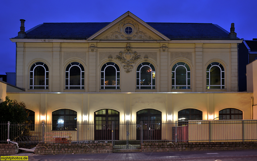 Berlin Tempelhof Geschäftshaus. Erbaut 1893-1895 von Maurermeister C Müller und Paul Opitz für Gastwirt Hermann Gerting als Saalbau und Restaurant Tivoli. Friedrich-Karl-Strasse 1-3