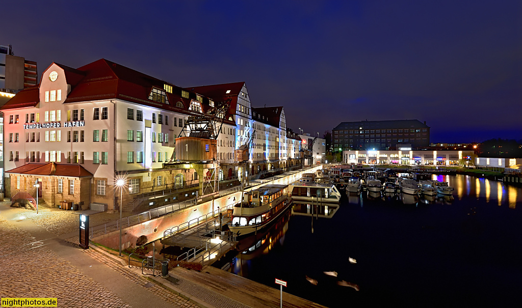 Berlin Tempelhof. Einkaufszentrum Tempelhofer Hafen mit ehemaligen Speicherhäusern erbaut 1901-1908 von Max Contag und Bauingenieur Christian Havestadt