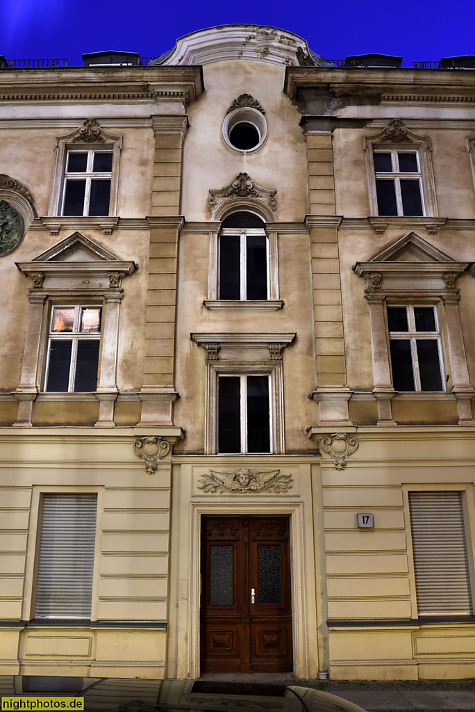 Berlin Mitte Wohngebäude erbaut um 1780. Umbau um 1890. Scharrenstrasse 17 Ecke Kleine Gertraudenstrasse
