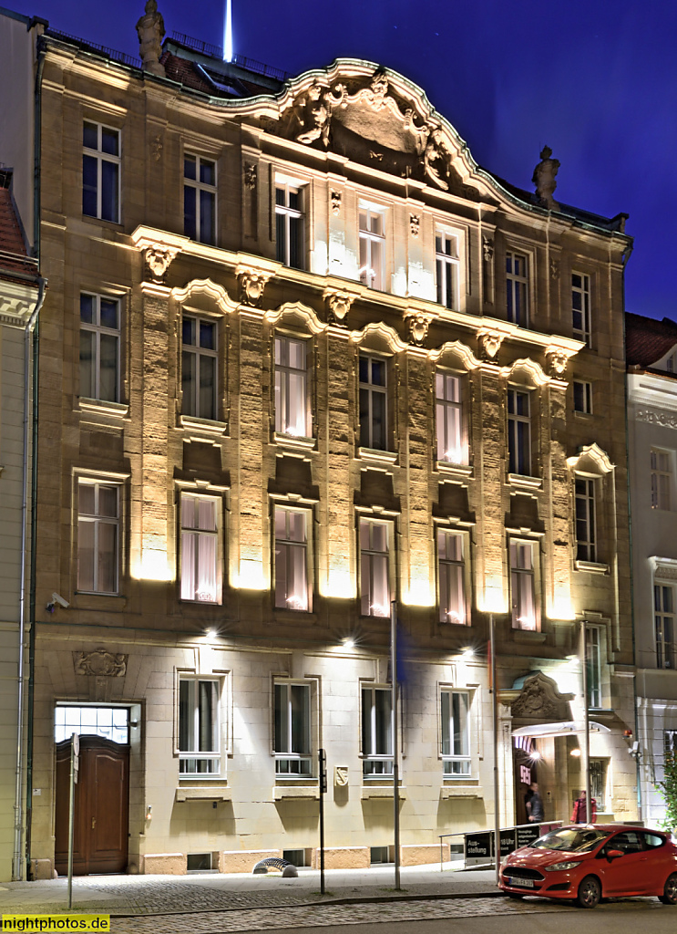 Berlin Mitte Vertretung des Freistaates Sachsen beim Bund erbaut 1905 als Geschäftshaus von Reimer und Körte für Berlinische Feuer-Versicherungs-Anstalt mit neobarocker Sandsteinverkleidung. Brüderstrasse 11