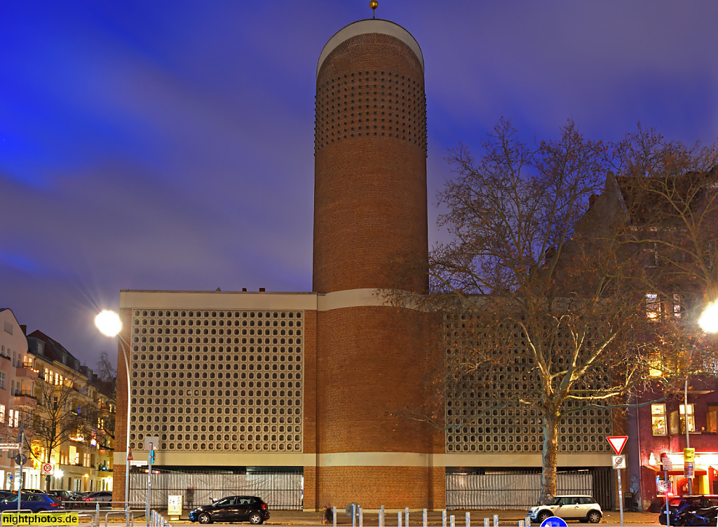 Berlin Charlottenburg Syrisch-orthodoxe Mor-Afrem-Kirche. Erbaut 1964-1966 als Katholische Kirche Mariä Himmelfahrt von Alfons Boklage am Mierendorffplatz