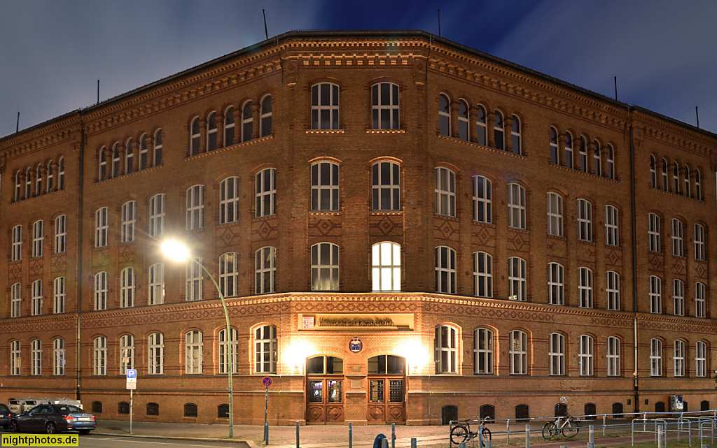 Berlin Charlottenburg Universität der Künste. Erbaut 1893 von Peters als 5. und 6. Gemeinde-Doppelschule am Mierendorffplatz