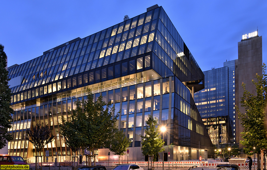 Berlin Mitte. Axel Springer Verlag. Neubau für online-Redaktionen erbaut 2020 von Rem Koolhaas. Office for Metropolitan Architecture OMA