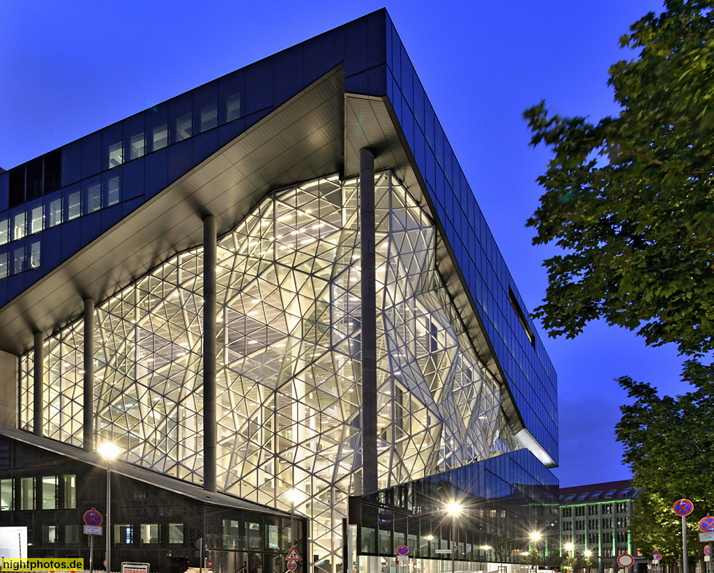 Berlin Mitte. Axel Springer Verlag. Neubau für online-Redaktionen erbaut 2020 von Rem Koolhaas. Office for Metropolitan Architecture OMA
