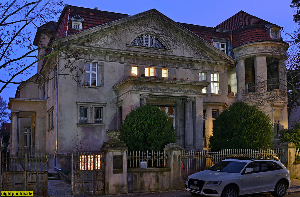 Berlin Grunewald Villa Hoffmann erbaut 1906-1908 von Ludwig Otte in der Wangenheimstraße 37. Bauherr Chemiker und Fabrikbesitzer Otto Hoffmann. Gartenarchitekt Hans Hallervorden