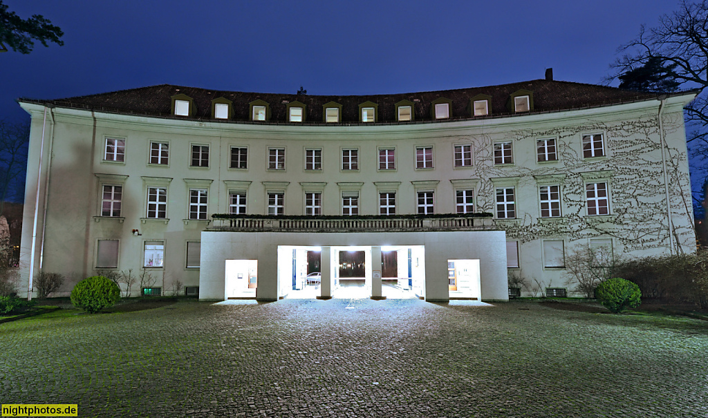 Berlin Grunewald Umweltbundesamt erbaut 1935-1937 von Kurt Heinrich Tischer als Dienstgebäude des Reichsarbeitsdienstes am Bismarckplatz 1