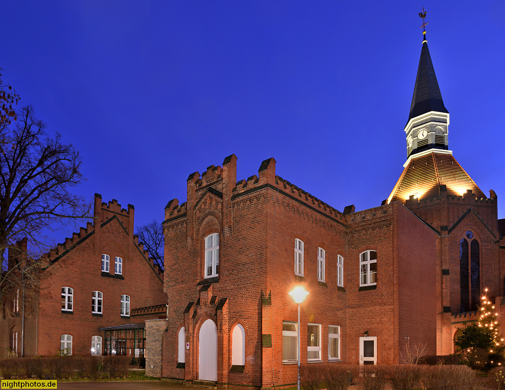 Berlin Marienfelde Gemeindezentrum und Kirche vom Guten Hirten erbaut 1903-1905 von Josef Lückerath als Zentrum eines Klosters. Umbau Gemeindezentrum 1968-1974 von Hermann Jünemann