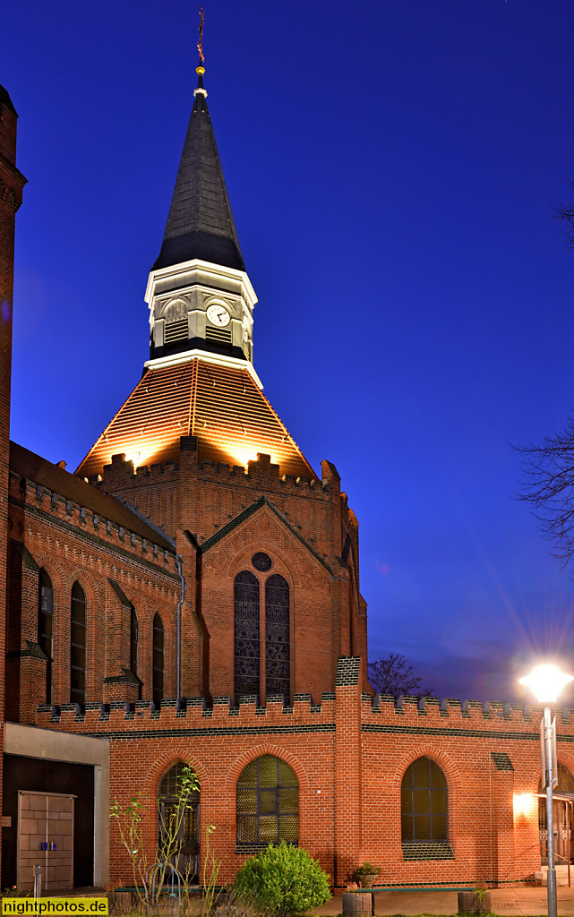 Berlin Marienfelde Gemeindezentrum und Kirche vom Guten Hirten erbaut 1903-1905 von Josef Lückerath als Zentrum eines Klosters. Umbau Gemeindezentrum 1968-1974 von Hermann Jünemann