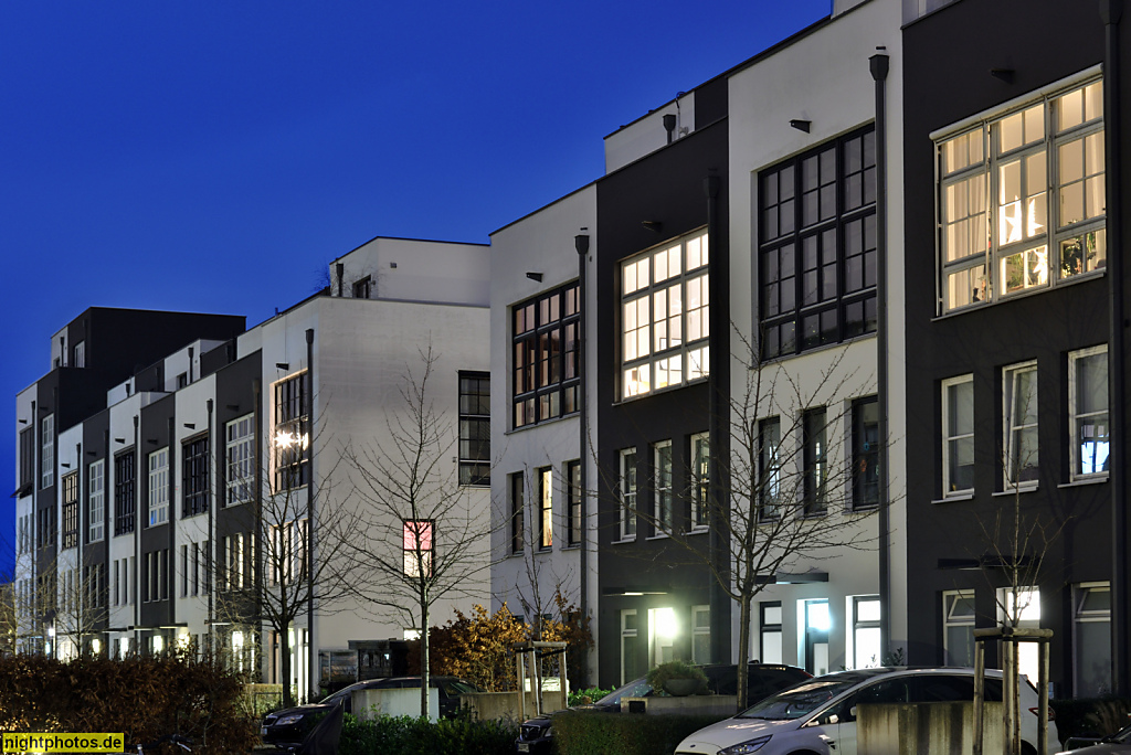 Berlin Stralau Reihenhäuser an der Glasbläserallee. Town Houses