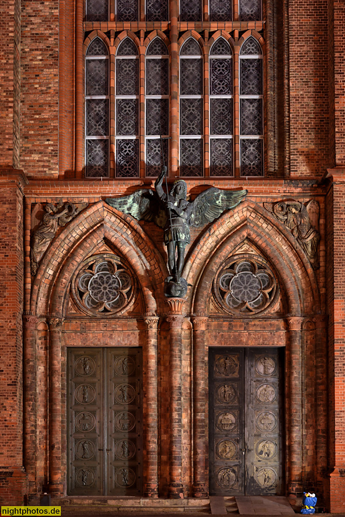 Berlin Mitte Friedrichswerdersche Kirche am Werderschen Markt erbaut 1824-1830 von Karl Friedrich Schinkel und Ludwig Ferdinand Hesse. Portal