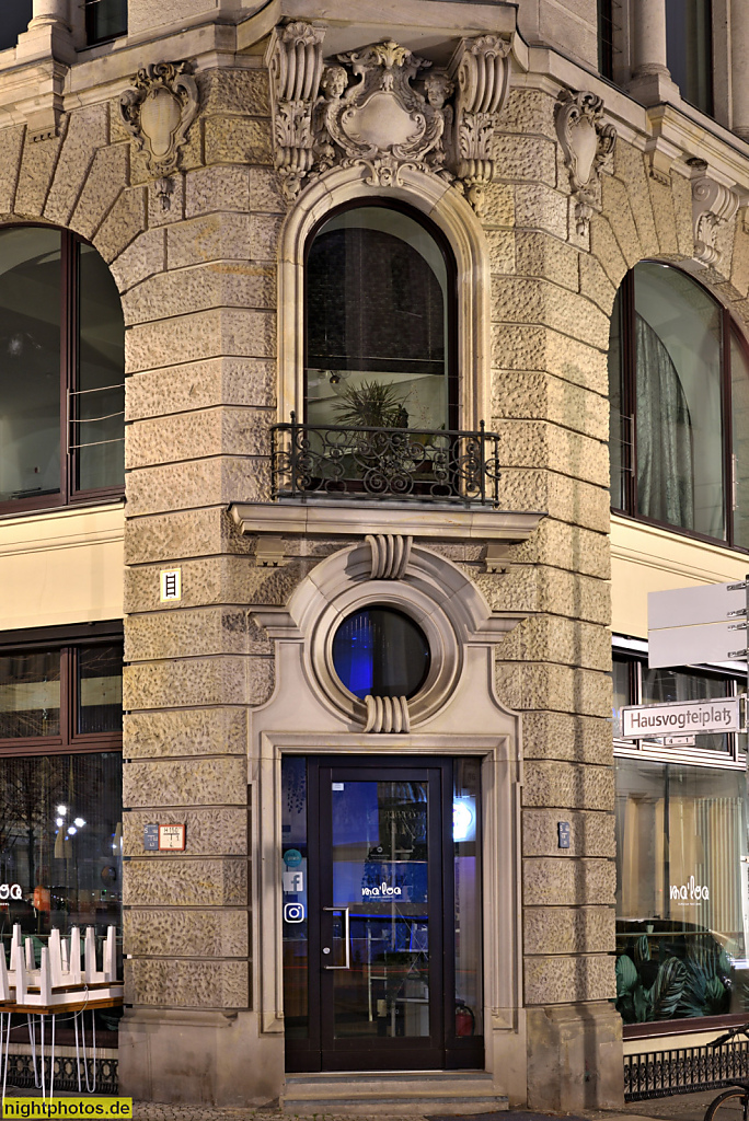 Berlin Mitte Geschäftshaus am Hausvogteiplatz Ecke Oberwallstrasse. Erbaut um 1900 von Kayser und von Großheim