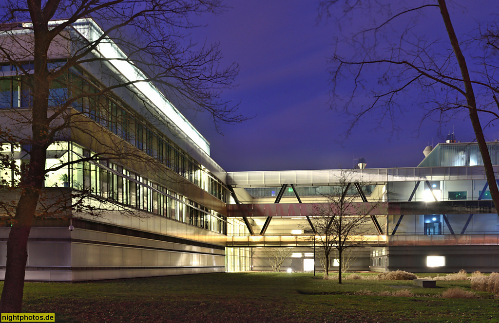 Berlin Adlershof Bundesanstalt für Materialprüfung Standort Richard-Willstätter-Strasse erbaut 2014 von Architekten Kleyer Koblitz Letzel Freivogel. Gebäude 8.05 Laboratorium und Technikum