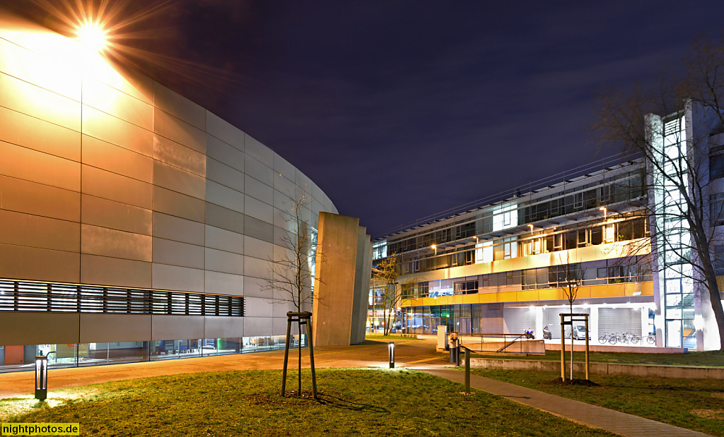 Berlin Adlershof Elektronenspeicherring BESSY II im Helmholtz-Zentrum Berlin für Materialien und Energie. Erbaut 1998 von Brenner und Partner Architekten
