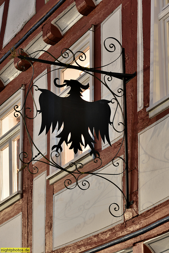 Schlitz Altstadt Marktplatz Wappenzeichen des ehemaligen Gasthaus Zum Schwarzen Adler aus dem 17. Jahrhundert