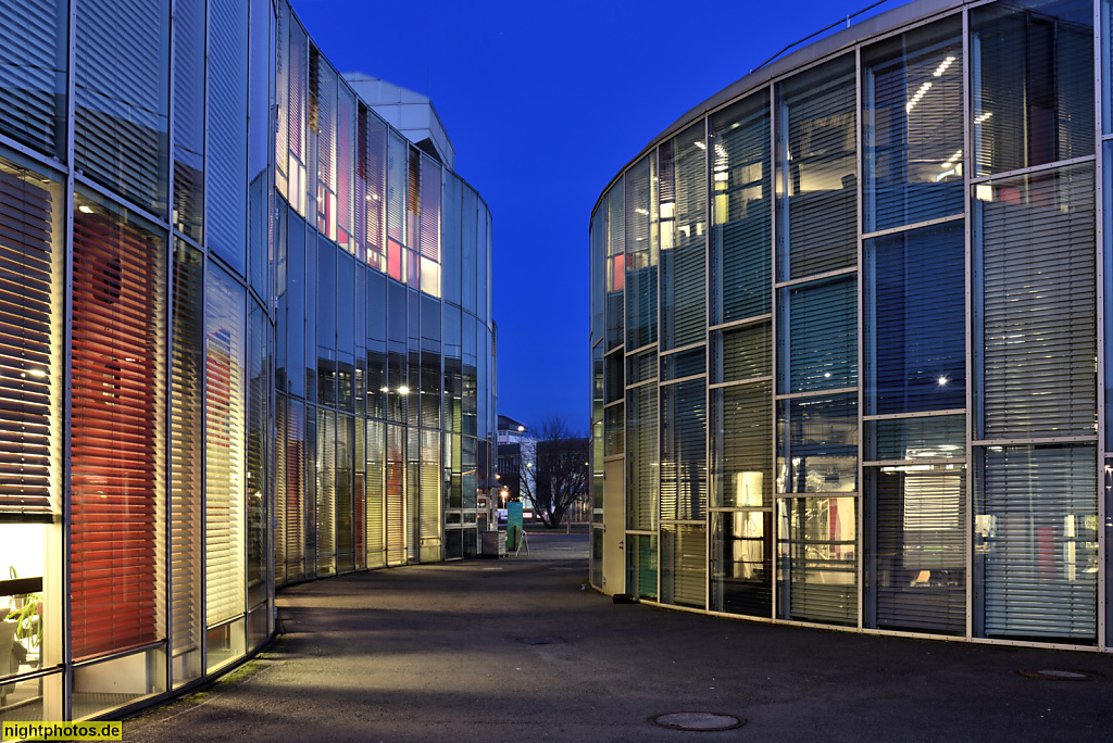 Berlin Adlershof Zentrum für Photonik und Optik ZPO 1 erbaut 1998 von Sauerbruch Hutton Architekten. 'Die Amoebe' in der Carl-Scheele-Strasse 1