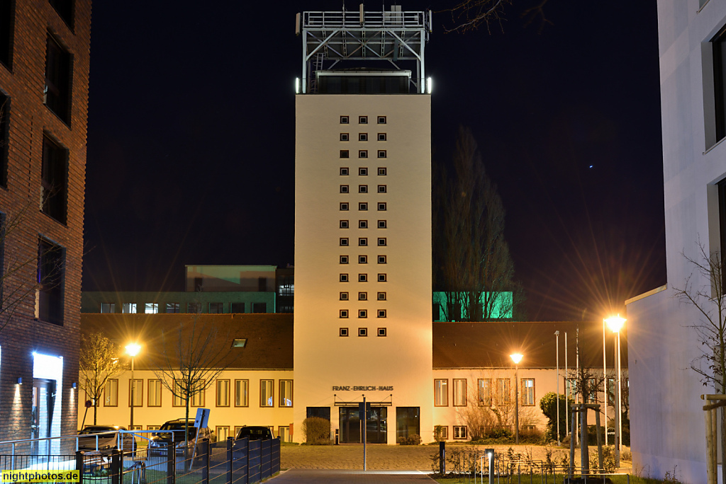 Berlin Adlershof Franz-Ehrlich-Haus erbaut 1951-1953 für den Deutschen Fernsehfunk der DDR. Saniert 1996-1998 von den Investoren Peter und Thomas Wolfert