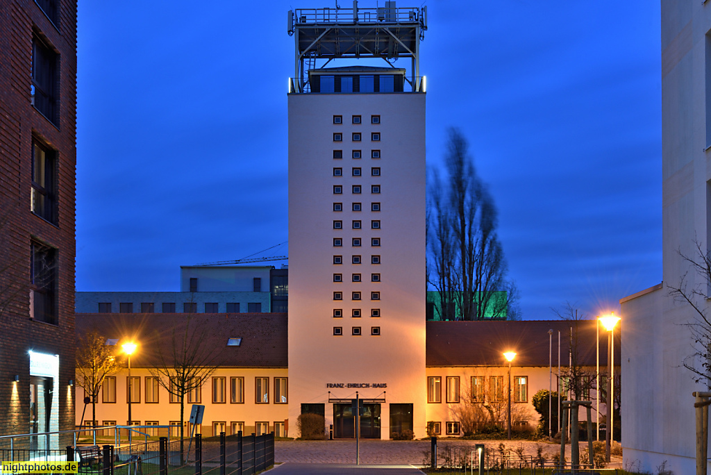 Berlin Adlershof Franz-Ehrlich-Haus erbaut 1951-1953 für den Deutschen Fernsehfunk der DDR. Saniert 1996-1998 von den Investoren Peter und Thomas Wolfert
