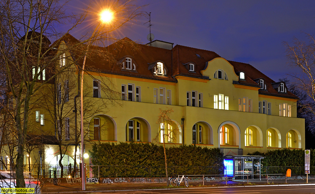 Berlin Lankwitz Gesellschaft für soziales und betreutes Wohnen. Erbaut 1907-1908 von Max Fraenkel als Heil- und Pflegeanstalt Berolinum für Nervenkranke. Erweitert 1913. Leitung James Fraenkel und Albert Oliven