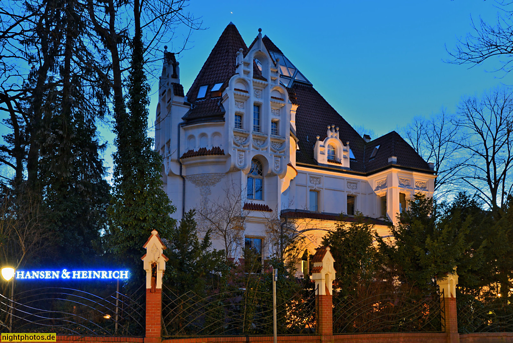 Berlin Grunewald Villa Meyer erbaut 1897-1898 von Arnold Hartmann in gotisierenden Formen in der Toni-Lessler-Strasse