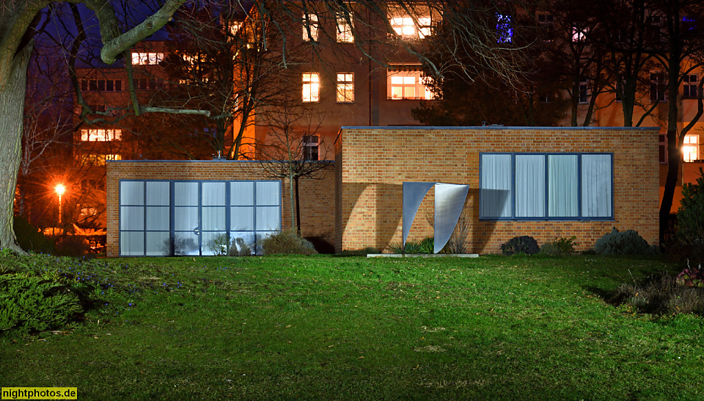 Berlin Lichtenberg Alt-Hohenschönhausen Haus Lemke erbaut 1932 von Ludwig Mies van der Rohe als Wohnhaus für Martha und Karl Lemke in der Oberseestrasse