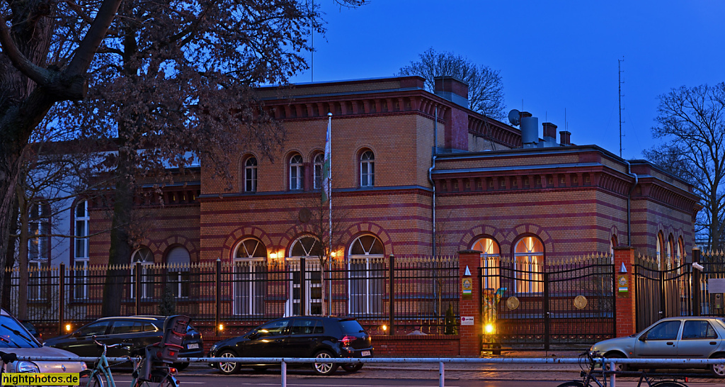 Berlin Mitte Moabit Botschaft Usbekistan erbaut 1878-1880 von Otto Heimerdinger als Offiziers-Speiseanstalt des 1. Garde-Feld-Artillerie-Regiments. Perleberger Strasse