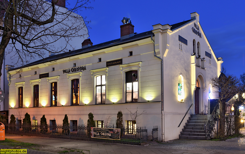 Berlin Mariendorf Restaurant Villa Christina seit 1986. Erbaut 1846 als Bauernhaus vom Dorfschulze Ferdinand Freiberg. Klassizistisch