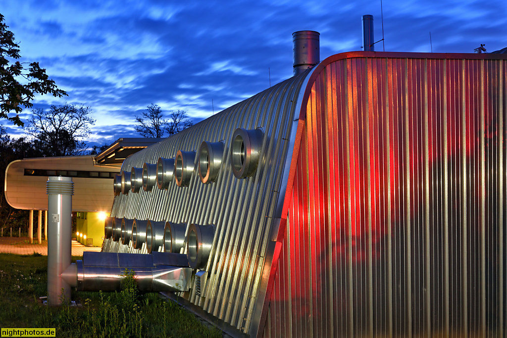 Berlin Marienfelde Dreifeld-Sporthalle Baussnernweg erbaut 2010-2013 von Alten Architekten GmbH. Hauptnutzer TSV Marienfelde 1890 e.V.