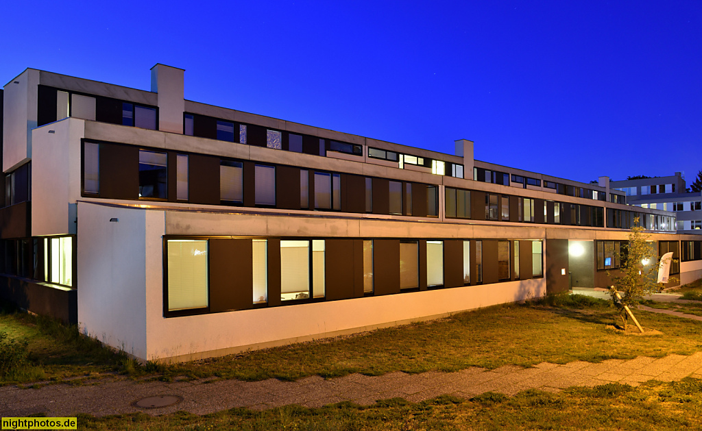 Berlin Zehlendorf Studentendorf Schlachtensee erbaut 1957-1959 und 1962-1964 v Hermann Fehling Daniel Gogel und Peter Pfannkuch. Sanierung 2013 v Autzen und Reimers. Wohnhaus Haus 9 und Haus 10