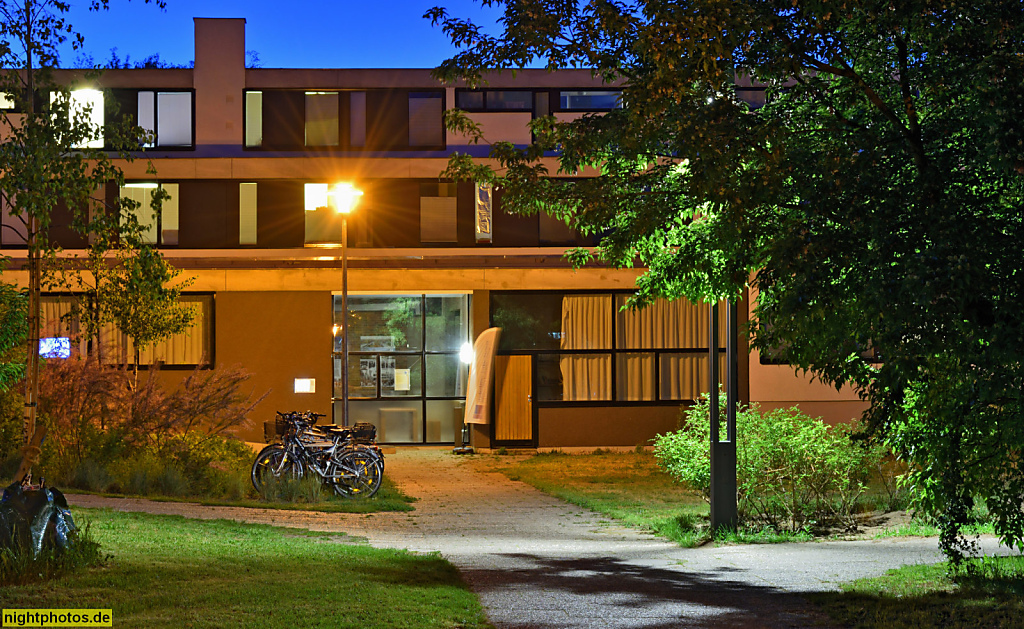 Berlin Zehlendorf Studentendorf Schlachtensee erbaut 1957-1959 und 1962-1964 v Hermann Fehling Daniel Gogel und Peter Pfannkuch. Sanierung 2013 v Autzen und Reimers. Wohnhaus Haus 9 und Haus 10